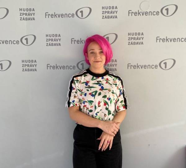 Host Frekvence 1